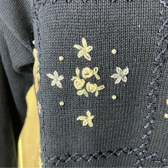 Vintage Debbie Morgan Medium Knit Embroidered Stitch Bow Sweater Woman's Medium - Picture 4 of 6